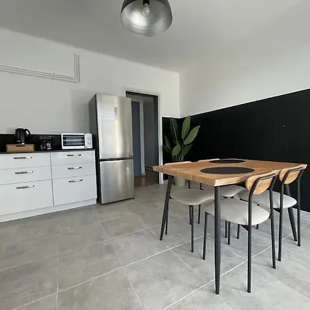 Elegant Proche Appartement *